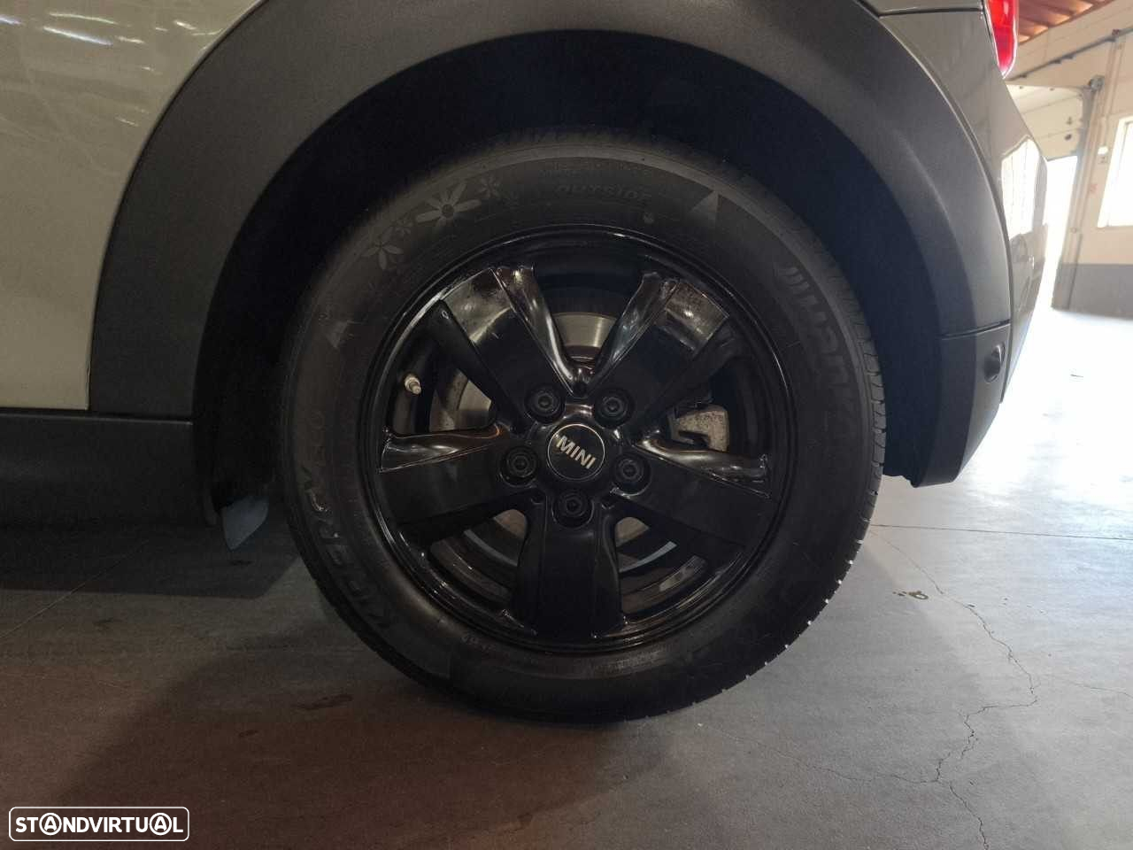 MINI 3 Portas One - 26