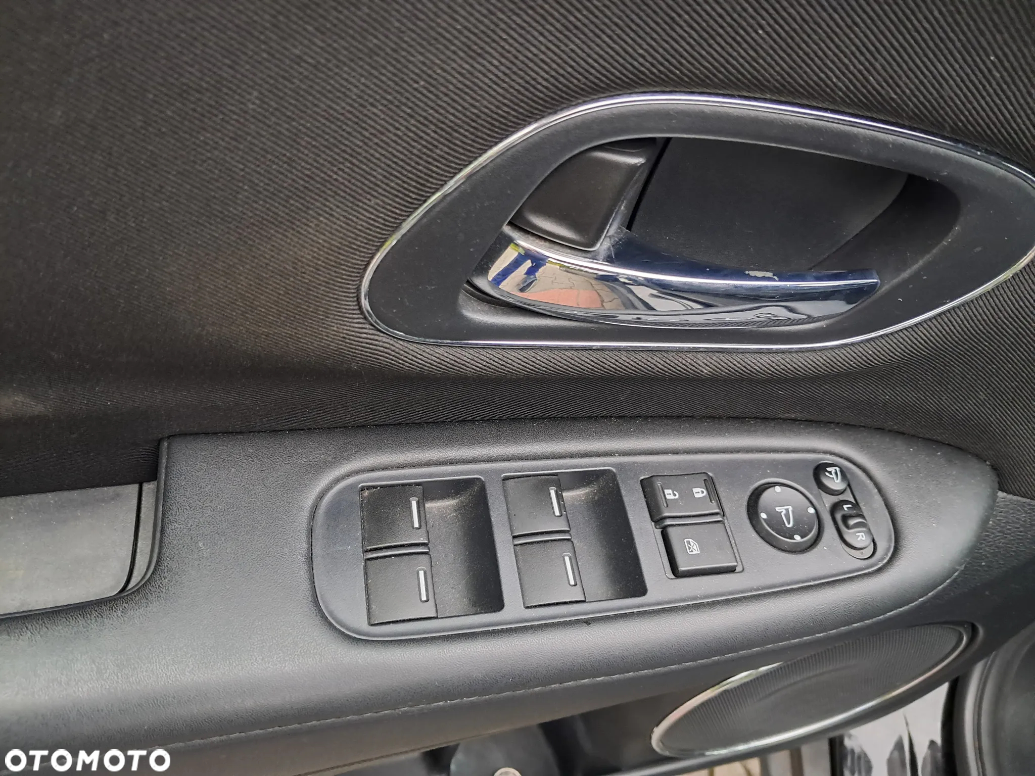 Honda HR-V 1.5 i-VTEC CVT Executive - 10
