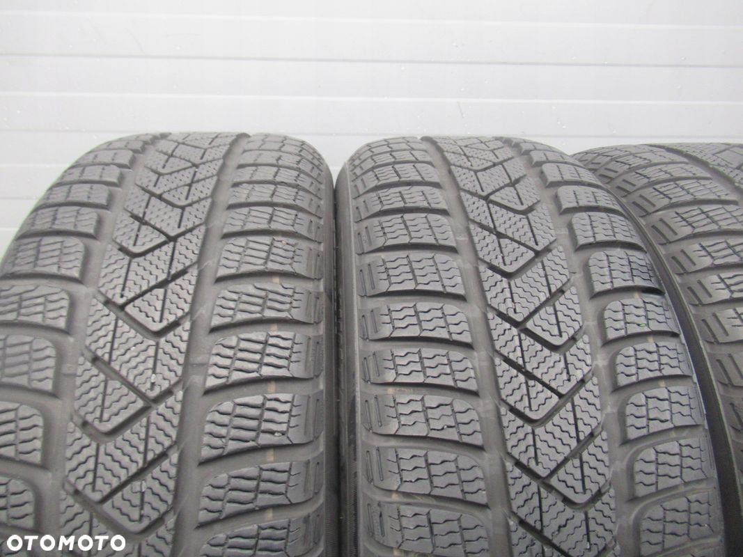 OPONY ZIMA 4szt PIRELLI WINTER SOTTOZERO 3 215/55R17 94H - 2
