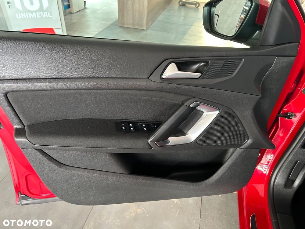 Peugeot 308 1.2 PureTech Active Pack S&S - 17