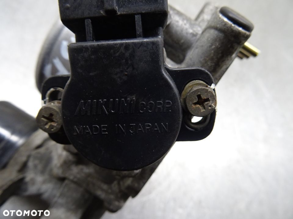 MITSUBISHI COLT V 3D 1.3B PRZEPUSTNICA - 6