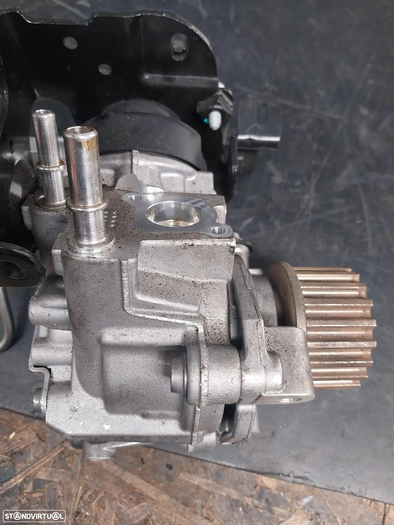 Bomba injectora Renault Clio IV 1.5 dci Ref: 167001056R - 4