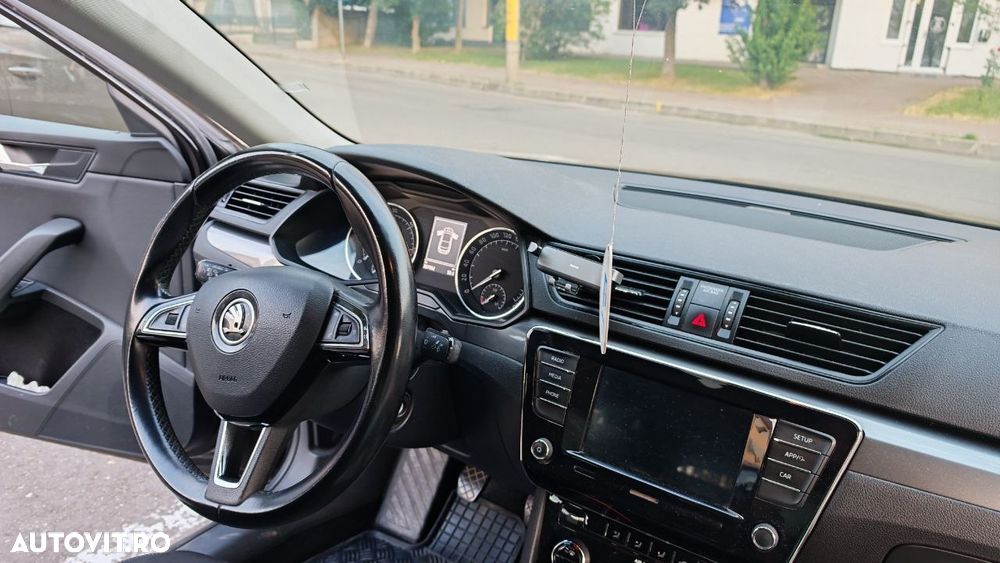 Skoda Superb 2.0 TDI Ambition - 12