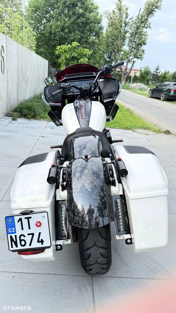 Harley-Davidson Touring Road Glide - 8