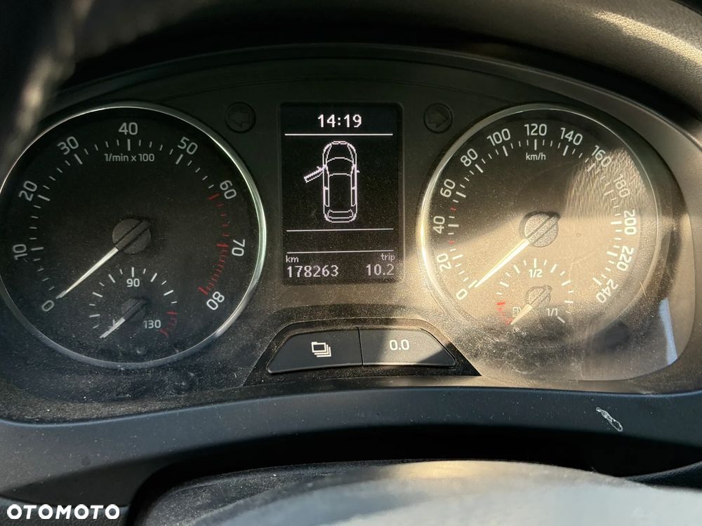 Skoda RAPID Spb 1.2 TSI Ambition - 11