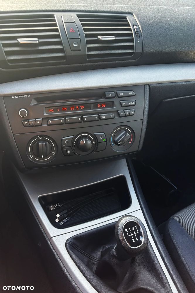 BMW Seria 1 116i - 11