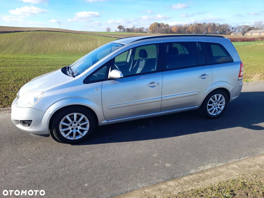 Opel Zafira - 10