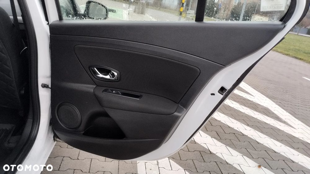 Renault Fluence 1.6 16V Limited - 27