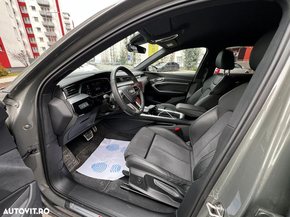 Audi Q8 e-tron 50 quattro S Line - 11