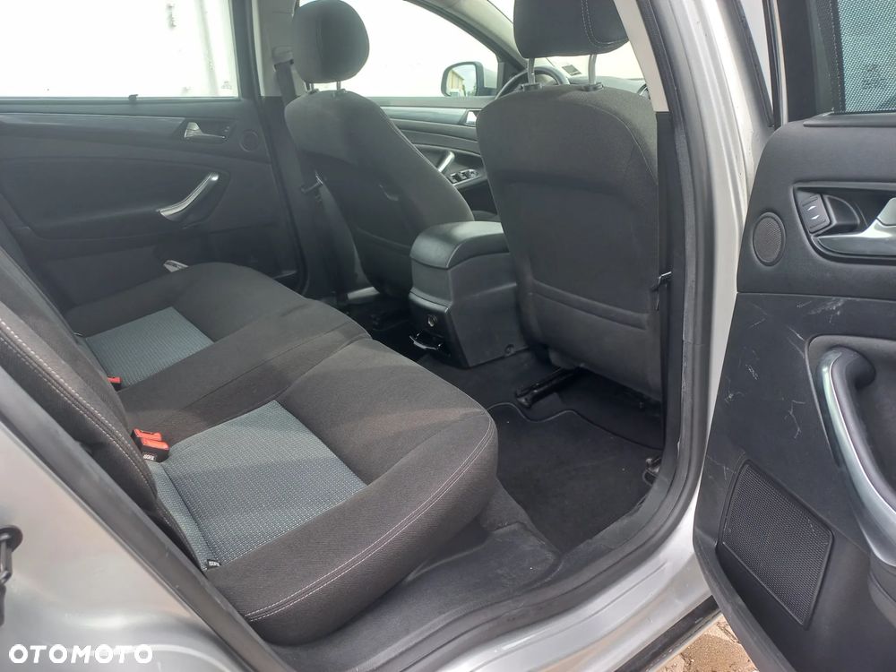 Ford Mondeo 2.0 TDCI Ambiente - 12