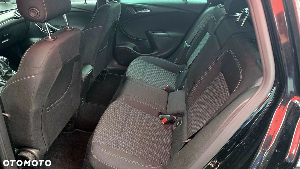 Opel Astra 1.4 T Dynamic - 18