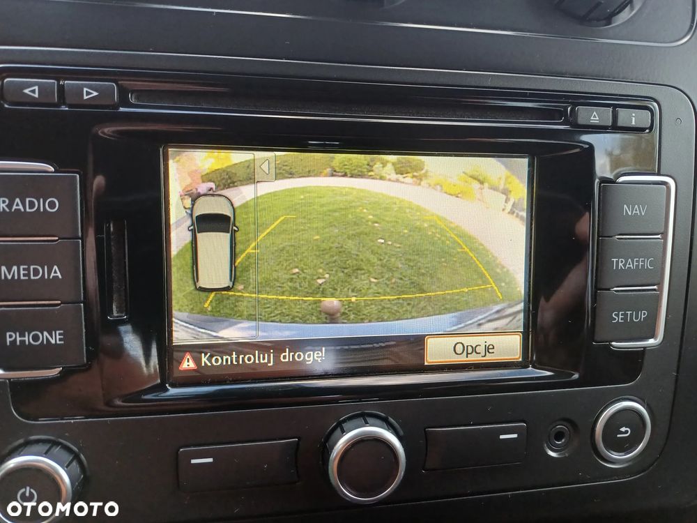 Volkswagen Touran 2.0 TDI DPF BlueMotion Technology Cup - 24