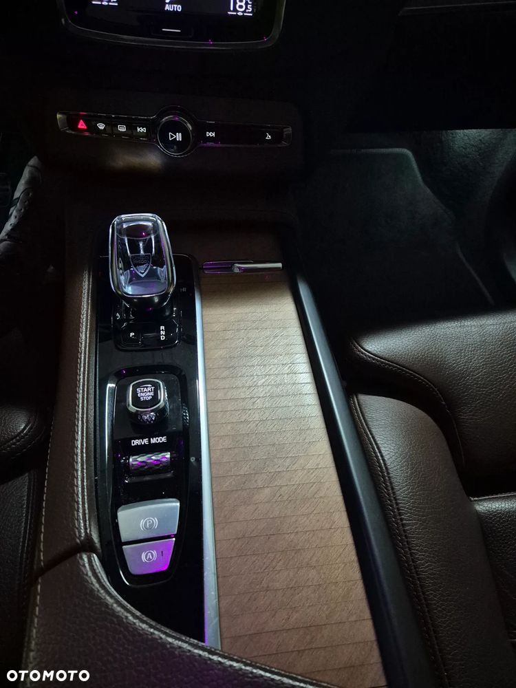 Volvo XC 90 D5 AWD Inscription 7os - 9