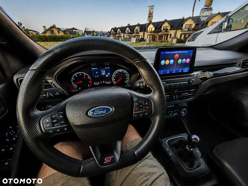 Ford Focus 2.3 EcoBoost S&S ST - 10