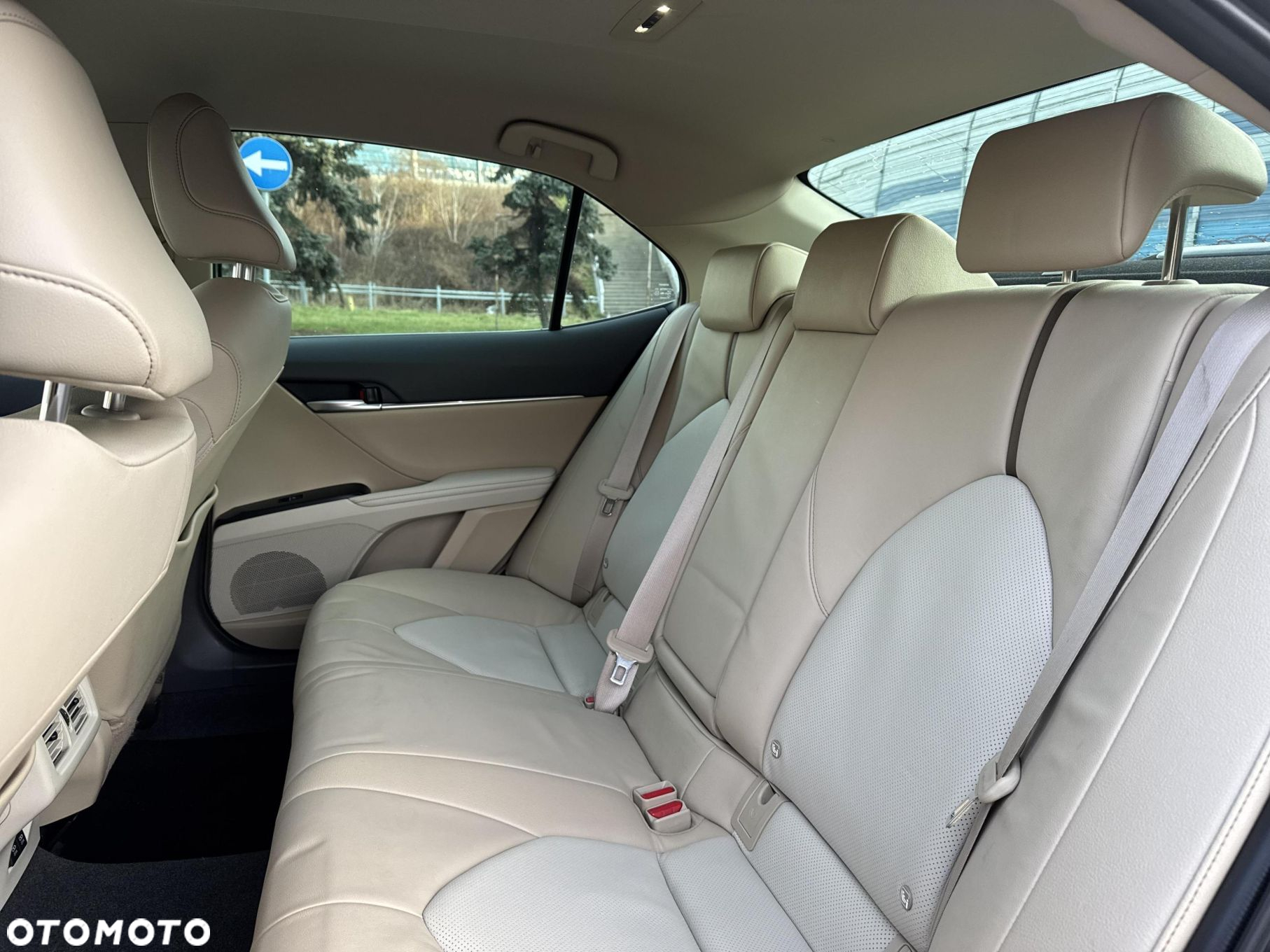 Toyota Camry - 14