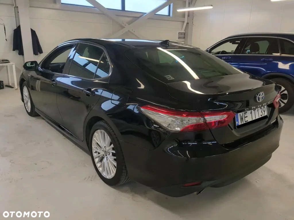 Toyota Camry 2.5 Hybrid Executive CVT - 2
