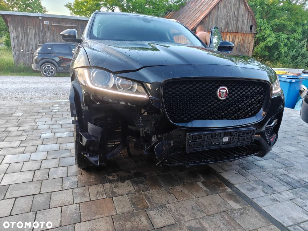 Jaguar F-Pace 2.0 i4D AWD R-Sport - 4