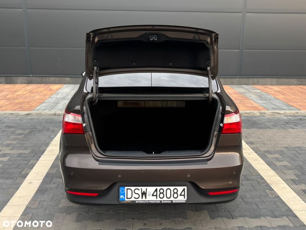 Kia Rio 1.2 M - 11