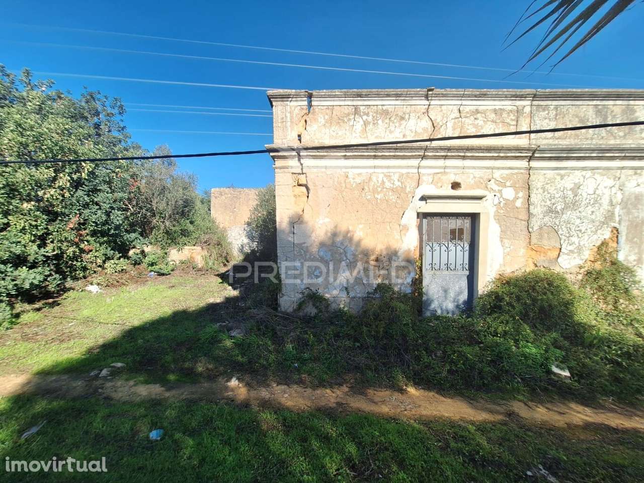 Terreno com ruína - Grande imagem: 3/19