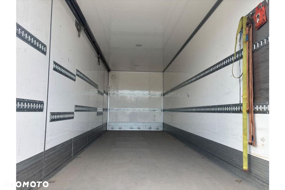DAF LF 290 4x2 EURO6 + SIDE OPENING + VERY LOW MILEAGE! - 12