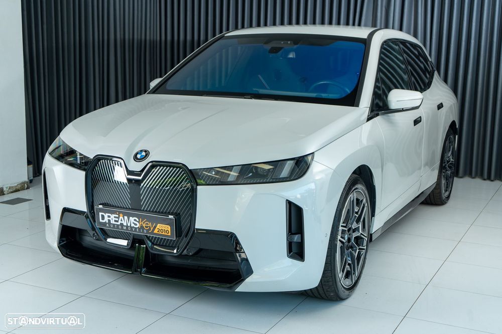 BMW iX xDrive 45 Pack Desportivo - 14