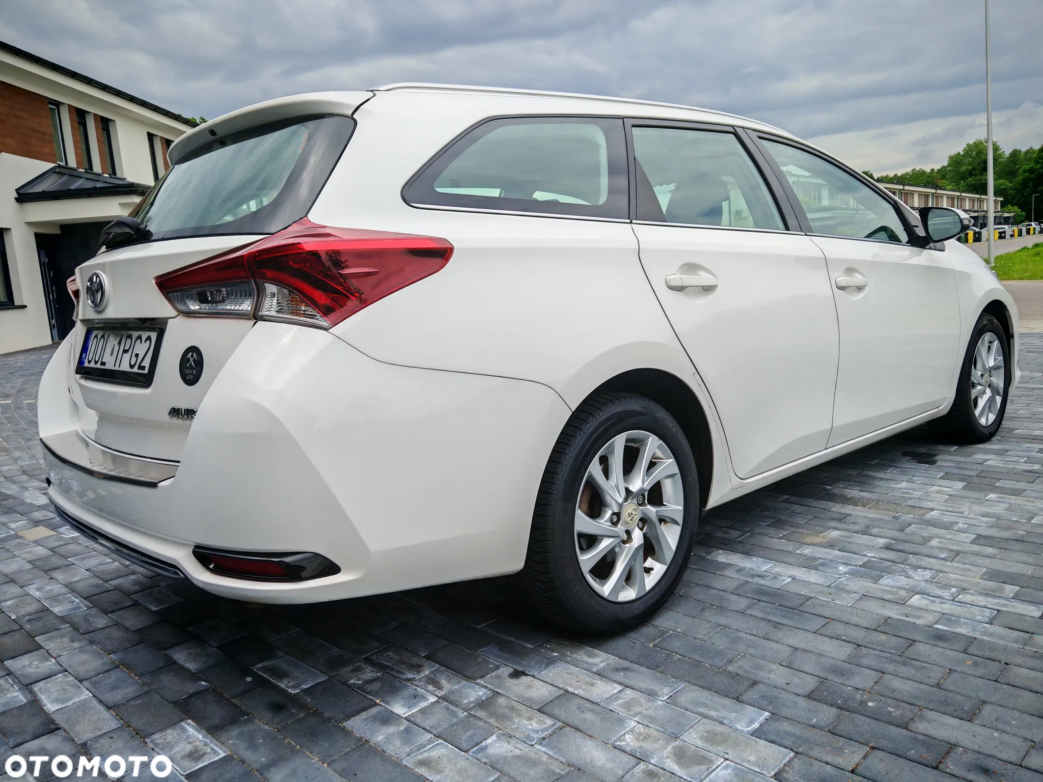 Toyota Auris 1.6 D-4D Premium - 14