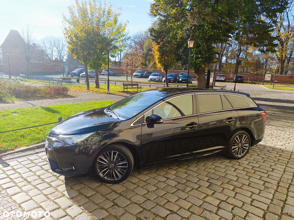 Toyota Avensis 1.8 Premium - 17