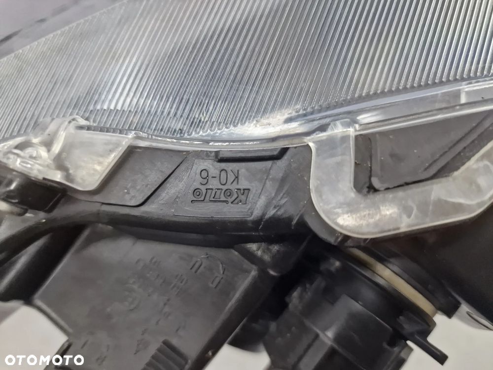 TOYOTA YARIS IV 19- LEWA / PRAWA ZWYKŁA SOCZEWKA LAMPA PRZEDNIA PRZÓD , NR KOITO K0-6 , NR AUKCJI LA47 - 38