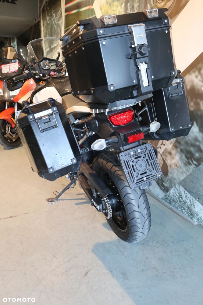 Suzuki V-STROM - 10