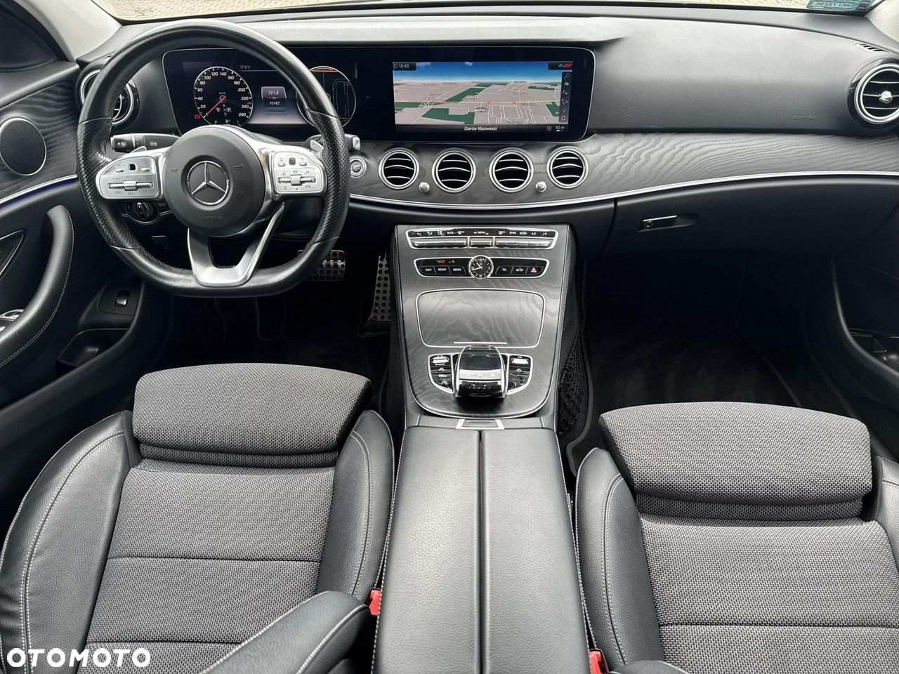 Mercedes-Benz Klasa E 200 4-Matic AMG/Avantgarde - 22