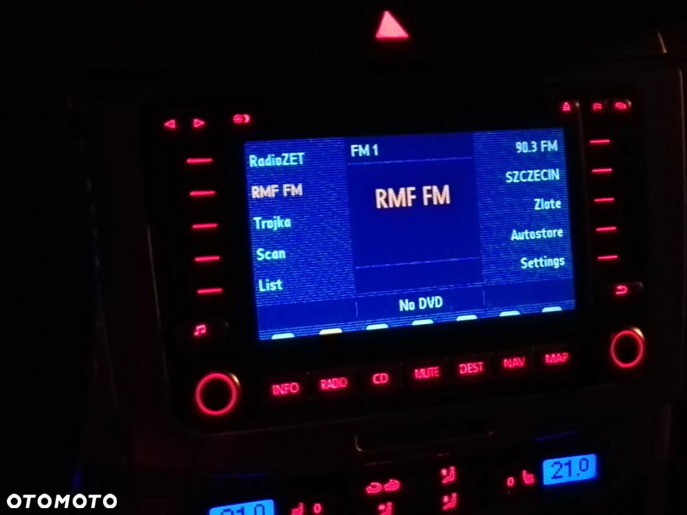 Volkswagen Passat 2.0 TDI DPF Highline - 8