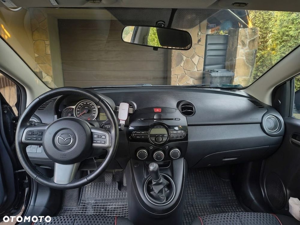 Mazda 2 - 4