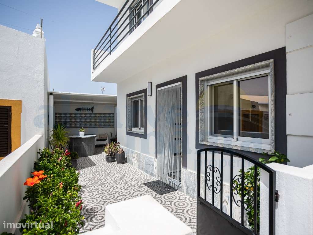 Moradia T3 Totalmente Renovada a Apenas 150 Metros da Praia da Mant... - Grande imagem: 2/48