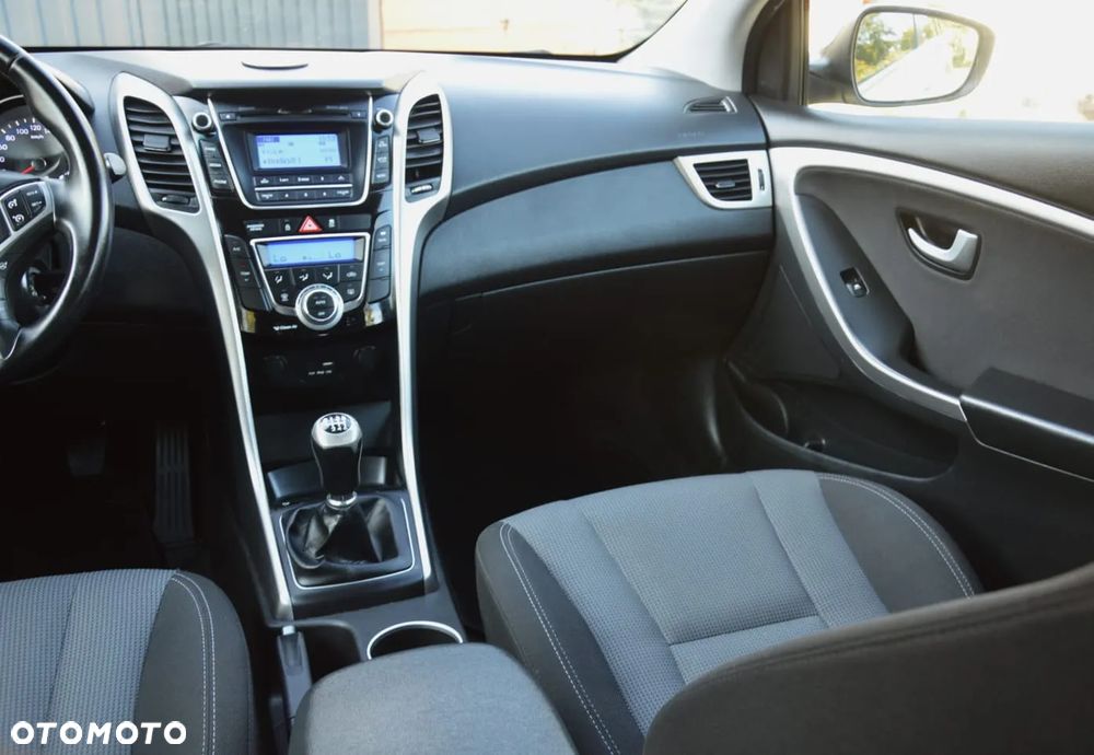 Hyundai i30 Kombi 1.6 CRDI Family - 27