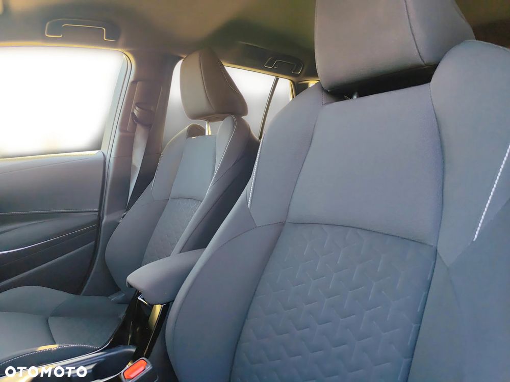 Suzuki Swace 1.8 Hybrid Premium Plus CVT - 11