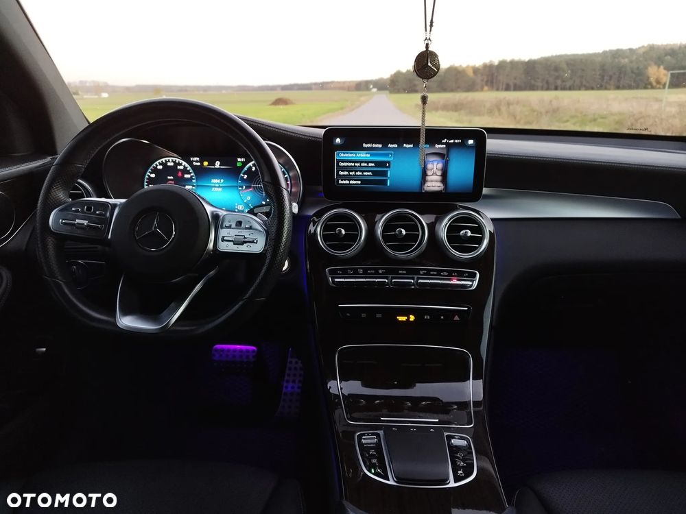 Mercedes-Benz GLC 300 4Matic 9G-TRONIC AMG Line - 19