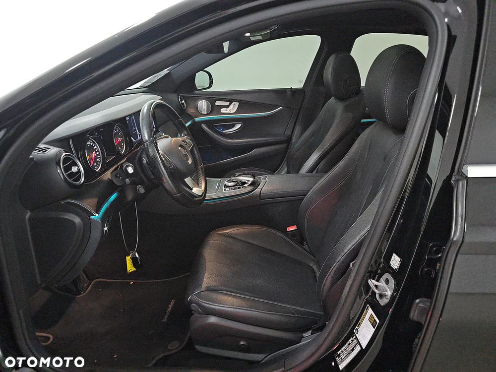 Mercedes-Benz Klasa E 300 9G-TRONIC AMG Line - 7