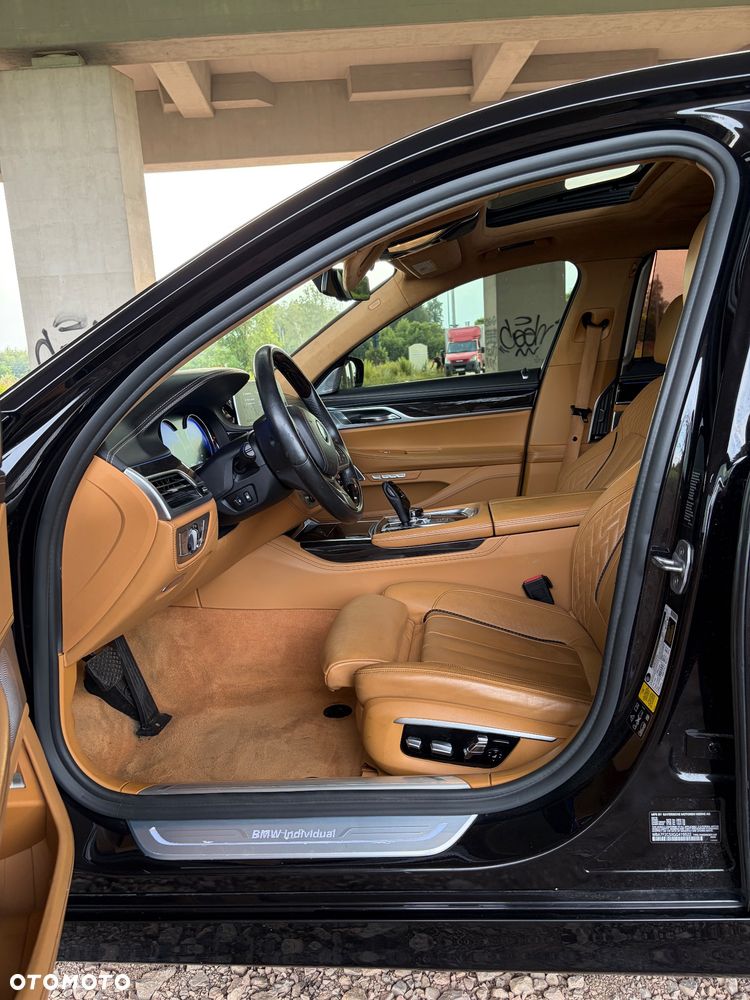 BMW Seria 7 750Li xDrive - 10
