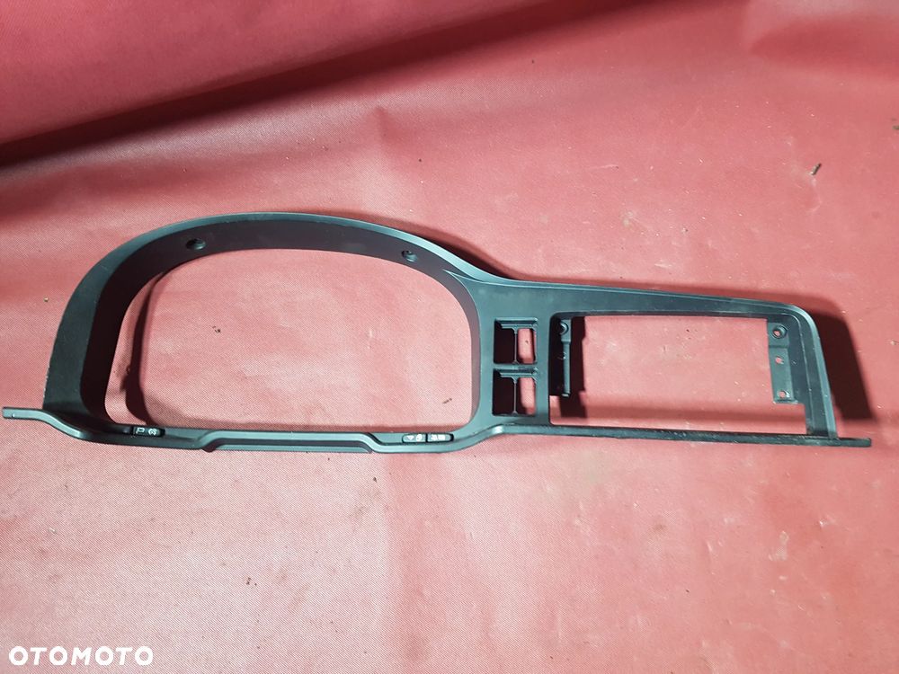 OBUDOWA RAMKA ZEGARÓW LICZNIKA MAN TGX EURO 6 81617016357 - 1