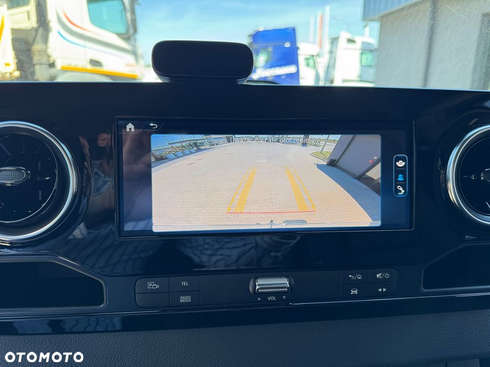 Mercedes-Benz Sprinter - 20
