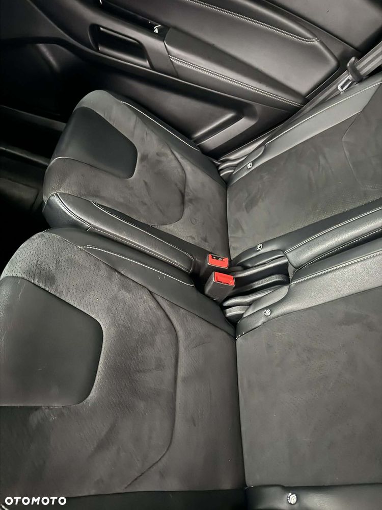 Ford S-Max - 10