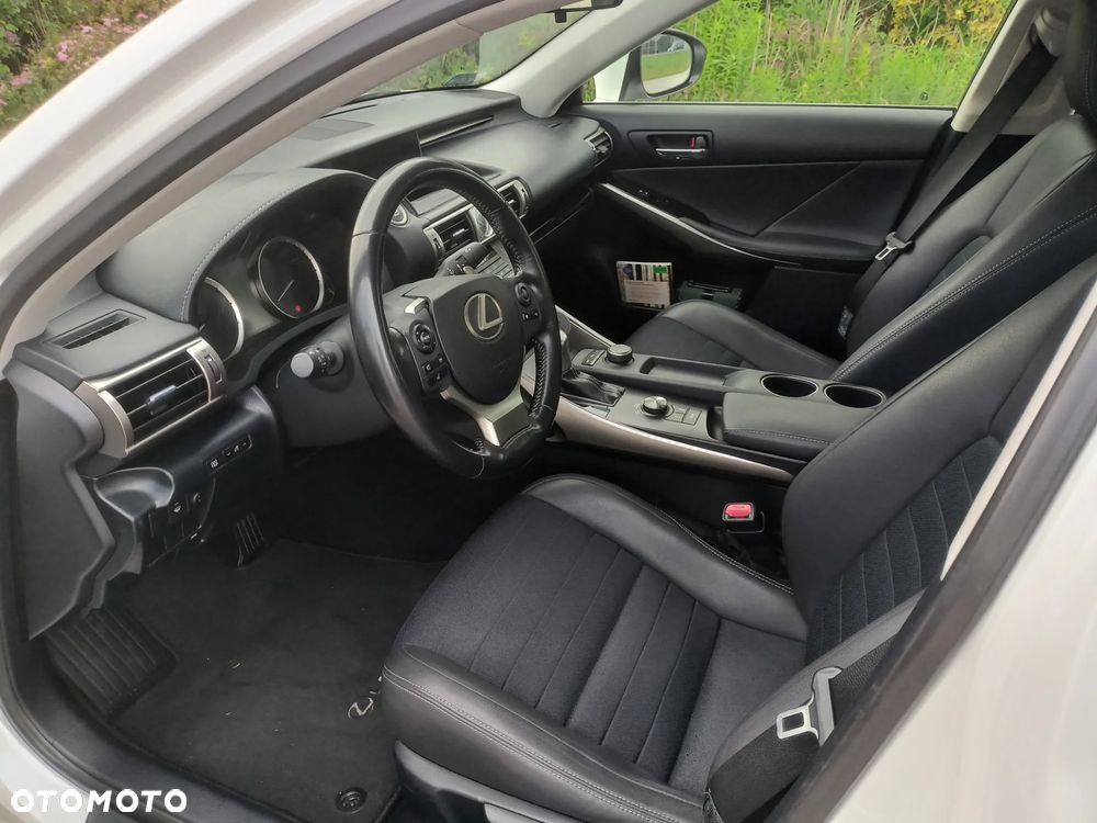 Lexus IS 200t Elegance - 7