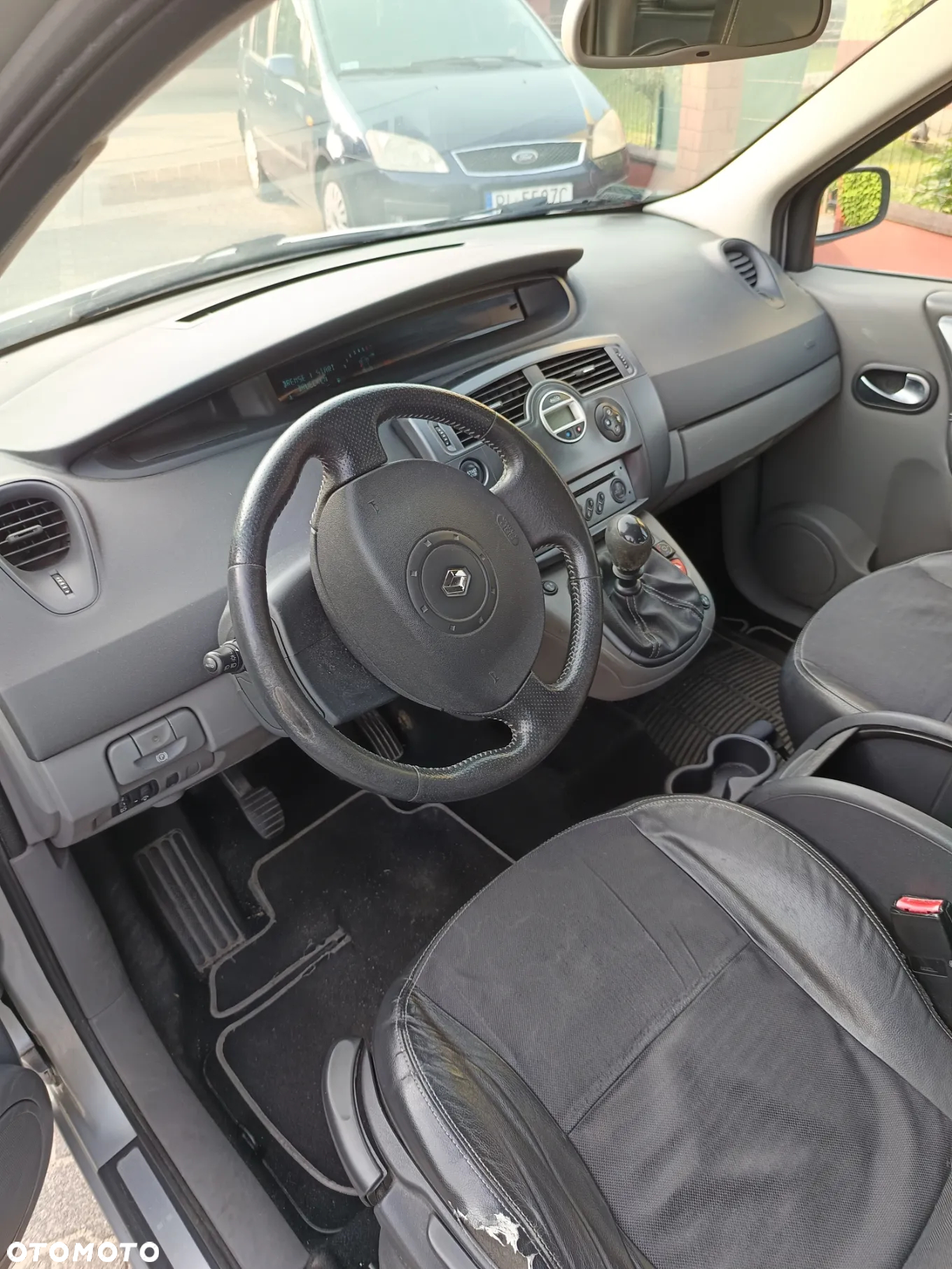 Renault Scenic 2.0 16V Emotion - 5
