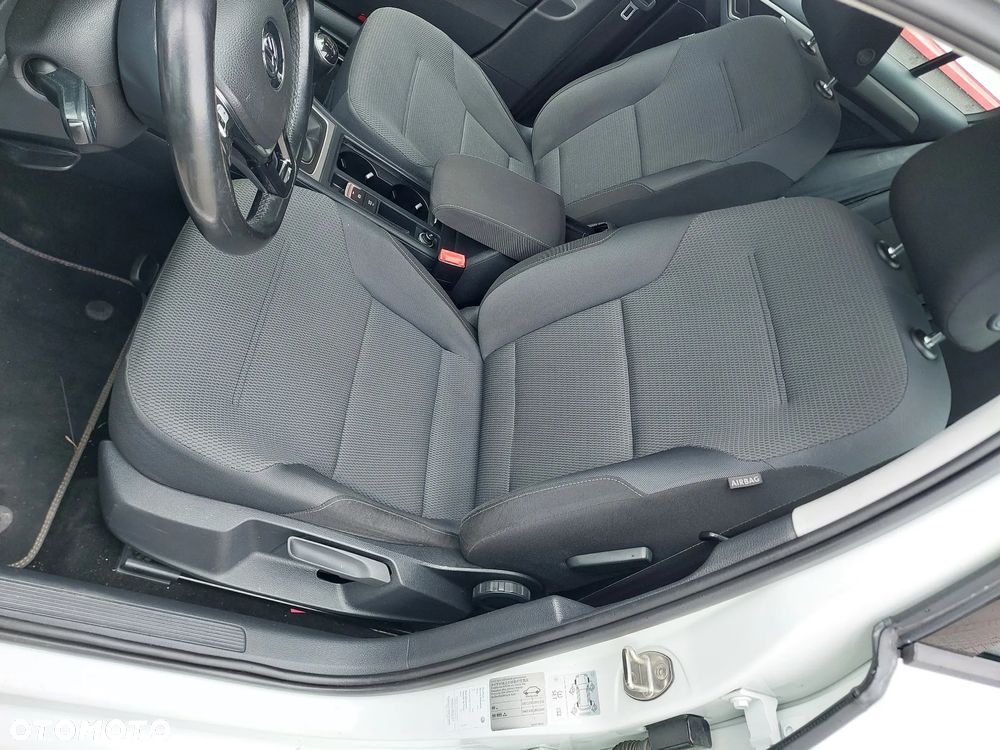 Volkswagen Golf - 12