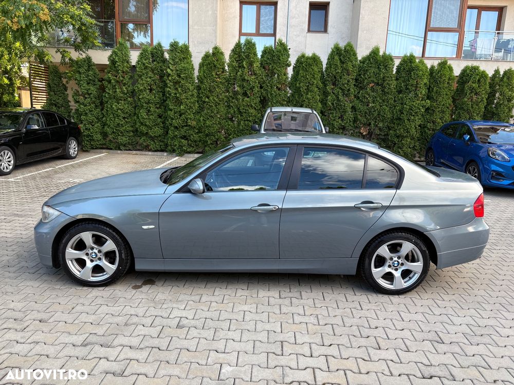 BMW Seria 3 320i - 5