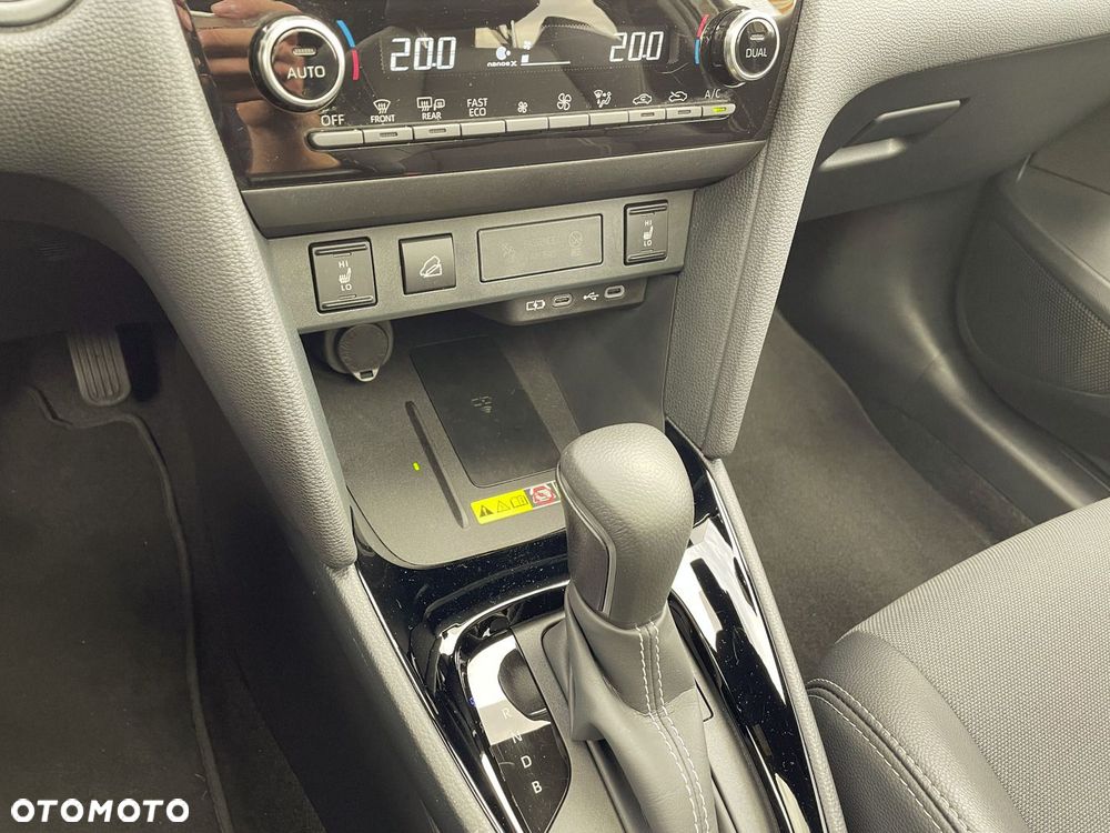 Toyota Yaris Cross - 18