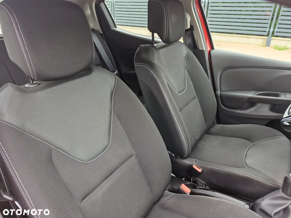 Renault Clio 1.2 16V Limited Plus - 23