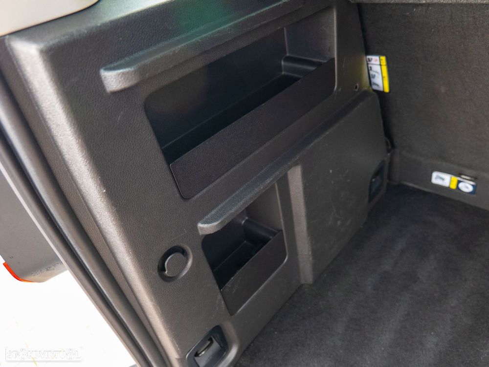 Ford Tourneo Courier 1.5 TDCi Ambiente - 10