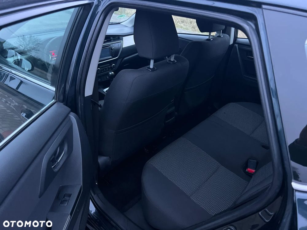 Toyota Auris 2.0 D-4D Dynamic - 11