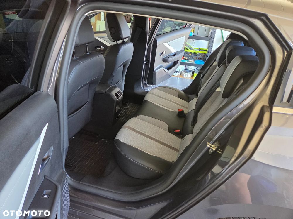 Opel Astra 1.2 T Elegance S&S - 20